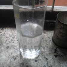Nisha24 Wasser halb